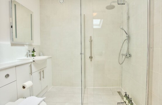 dfeb58dc aa80 48 Y47bR
